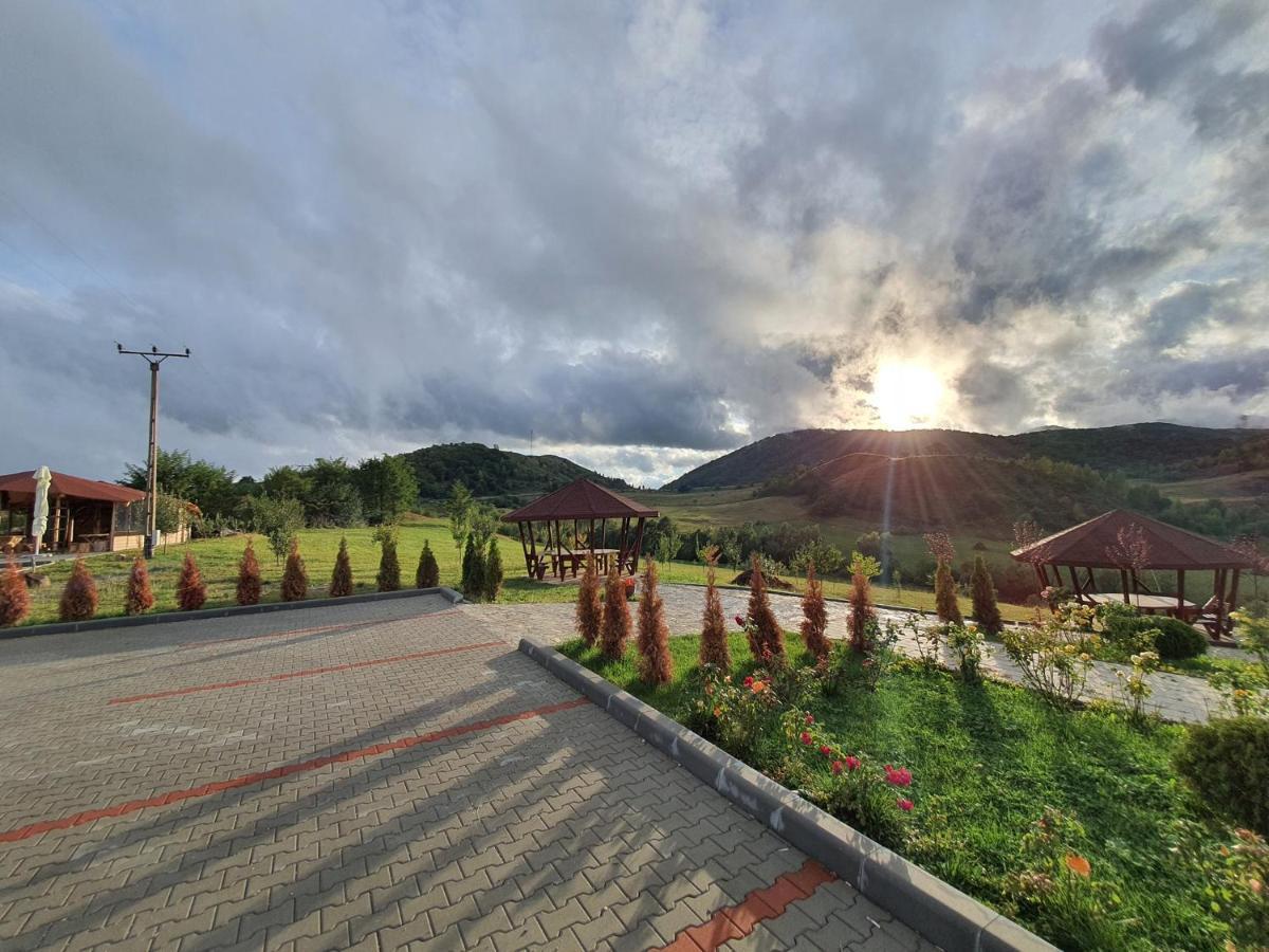 Motel Prislop Haţeg Zewnętrze zdjęcie